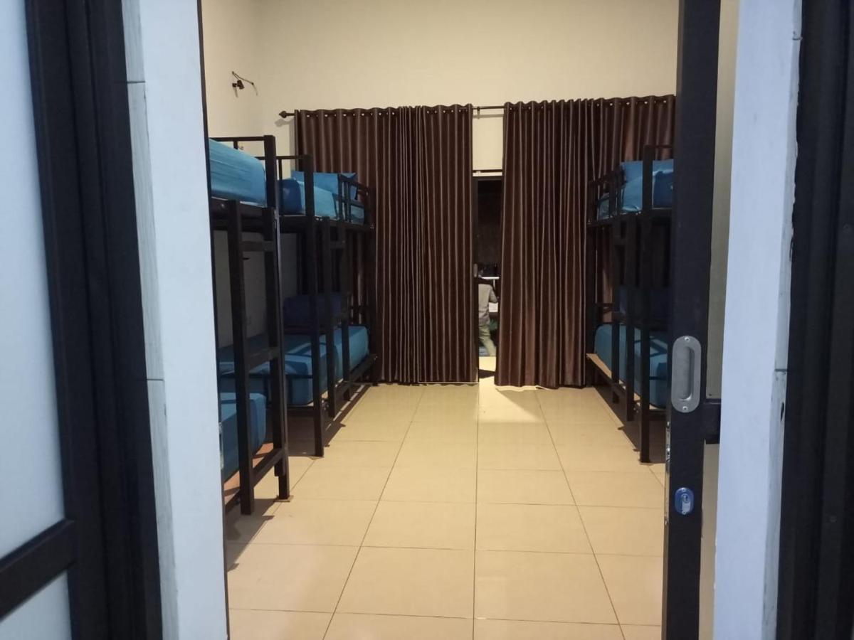 Simpang Hostel Kuta  Ngoại thất bức ảnh