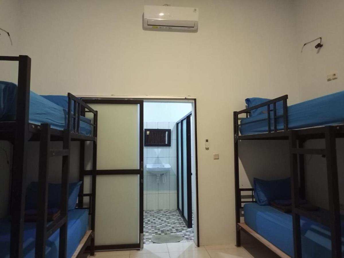 Simpang Hostel Kuta  Ngoại thất bức ảnh