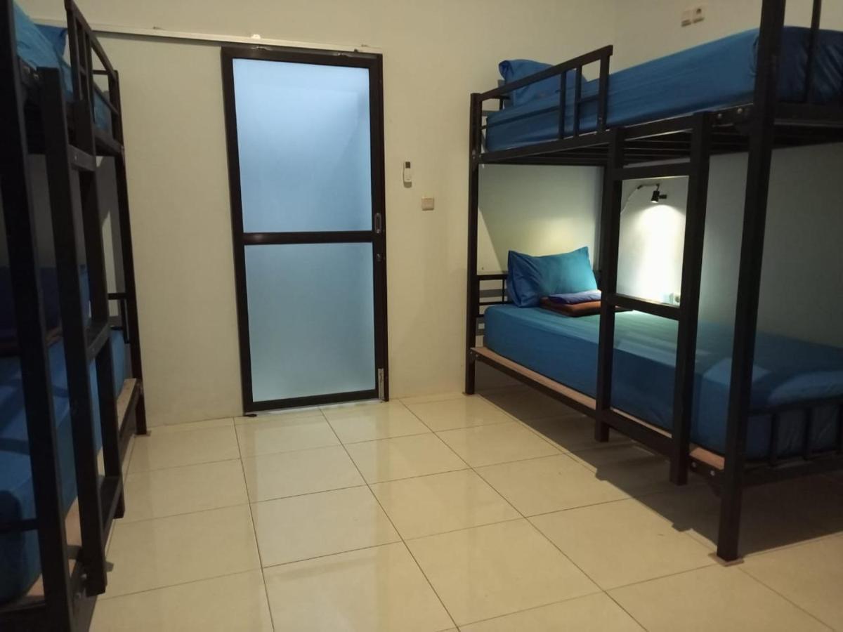 Simpang Hostel Kuta  Ngoại thất bức ảnh